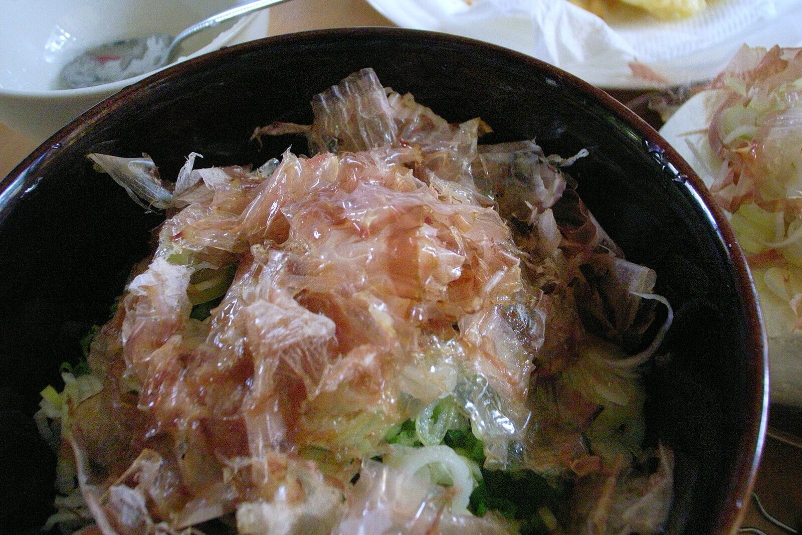 かつお節と大根おろしをのせたぶっかけうどん