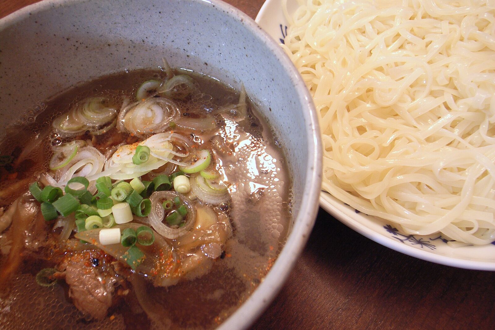 つけ汁と一緒に出された稲庭うどん
